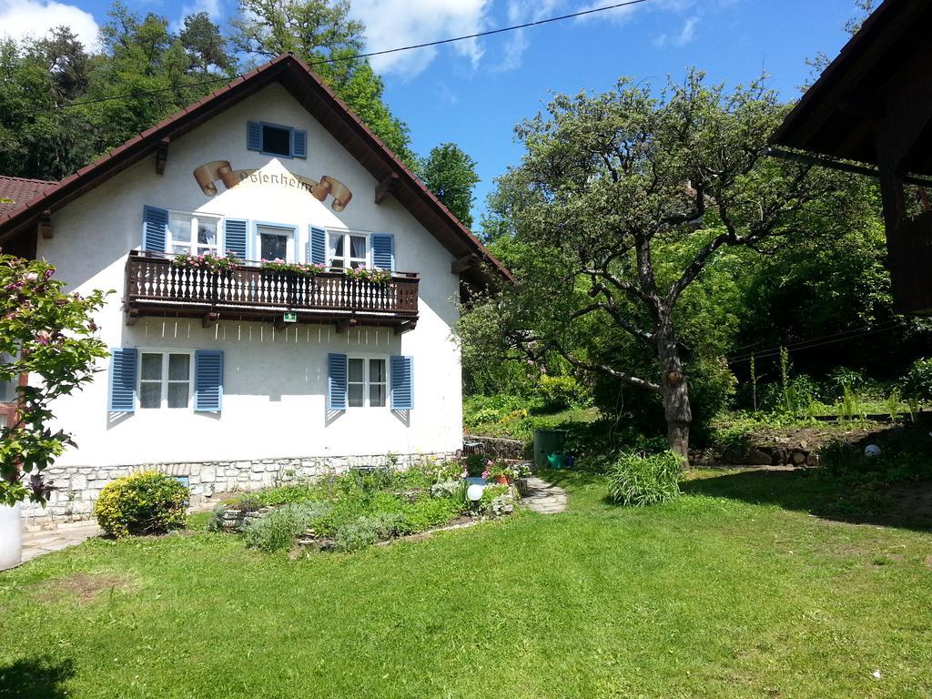 Pension Rosenheim Treffen Exterior photo